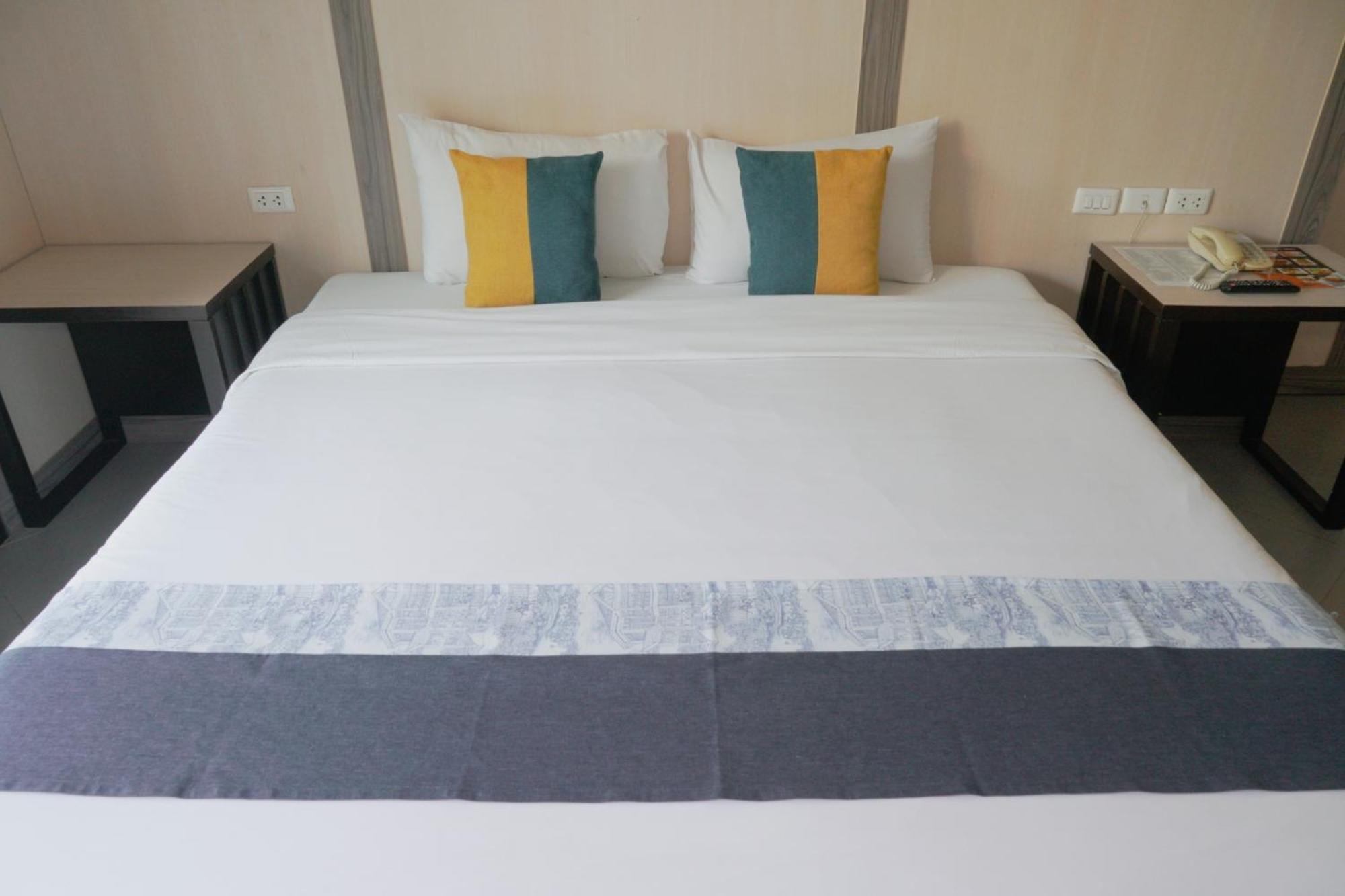 Sea Breeze Jomtien Resort Pattaya Exterior foto